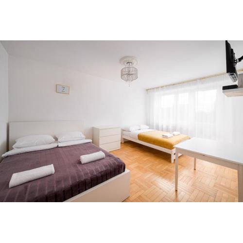 Dolina Służewiecka 3-Bedroom Apartment