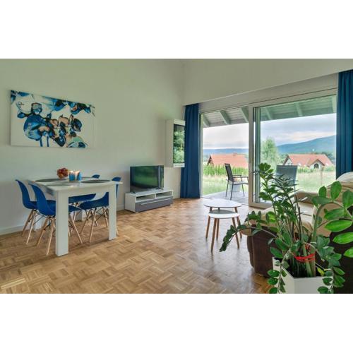 Domek Ale Fajnie - taras z widokiem na góry