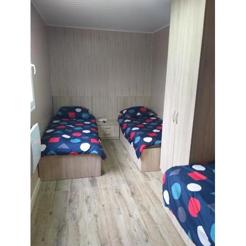 Domek Dwupokojowy N4 - FreezerHause Kozery- NoclegiGrodziskPL 792-535-535