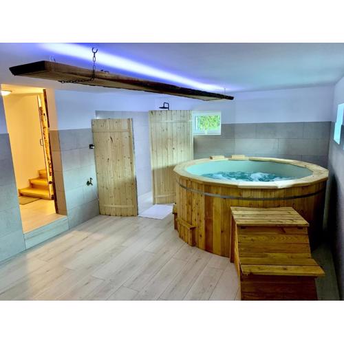 Domek Monte Black z jacuzzi i sauną fińską