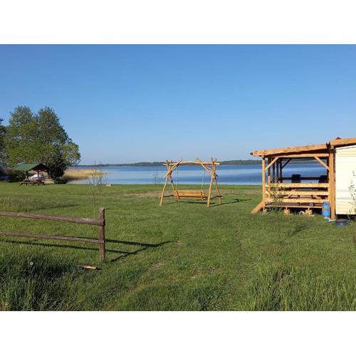 Domek nad jeziorem