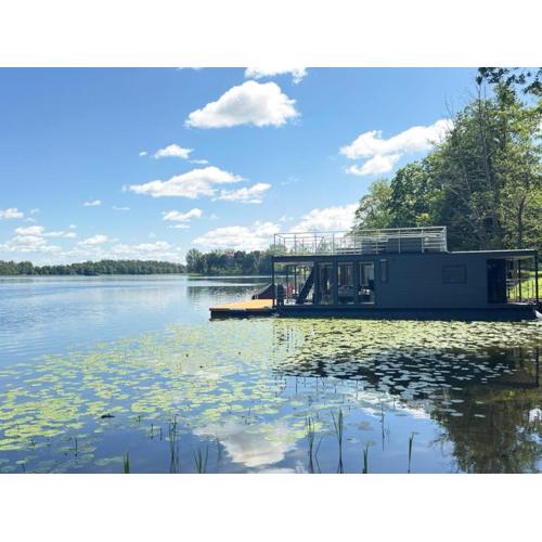 Domki na wodzie Houseboaty