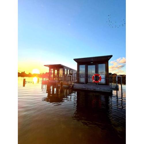 Domki na wodzie Jastarnia - Houseboat