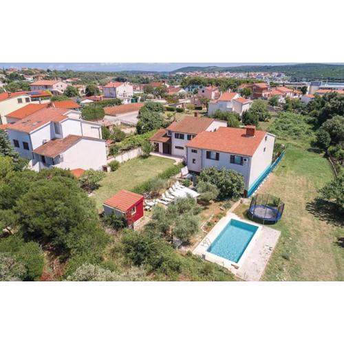 Domus Maria with swimming pool and Free parking