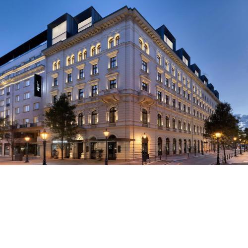 Dorothea Hotel, Budapest, Autograph Collection