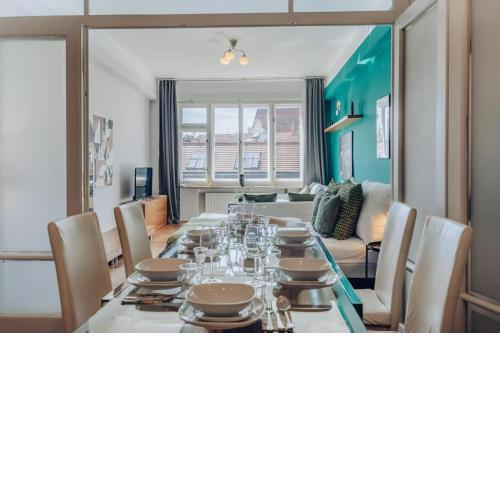 Downtown 2BD riverside apartment near dancing house