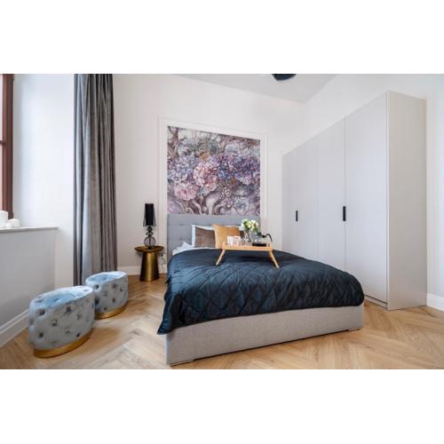Downtown Apt - 42m2, Top Location - by Rentujemy