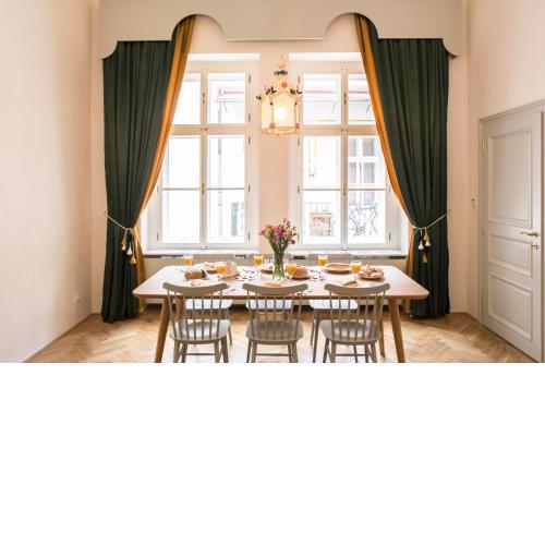 Downtown Designer apartment Karlin