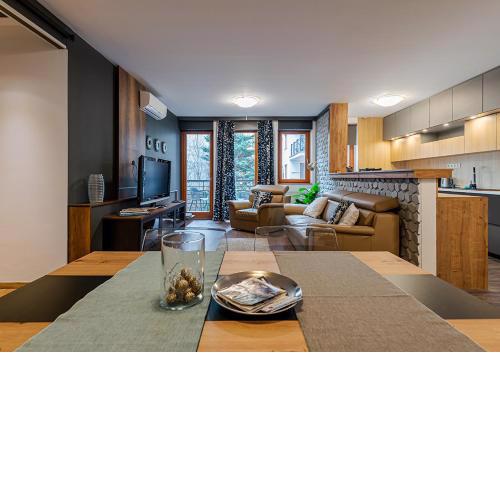 Downtown peace apartment (BALCONY,AC,PARKING)
