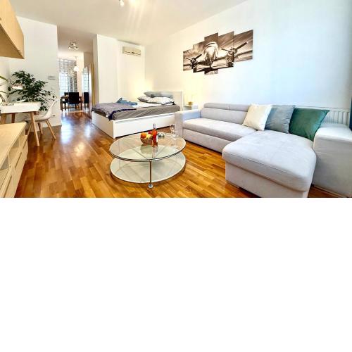 Downtown Pilot Apartment