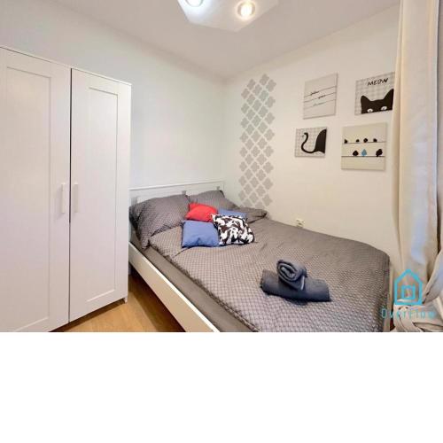 Downtown Room