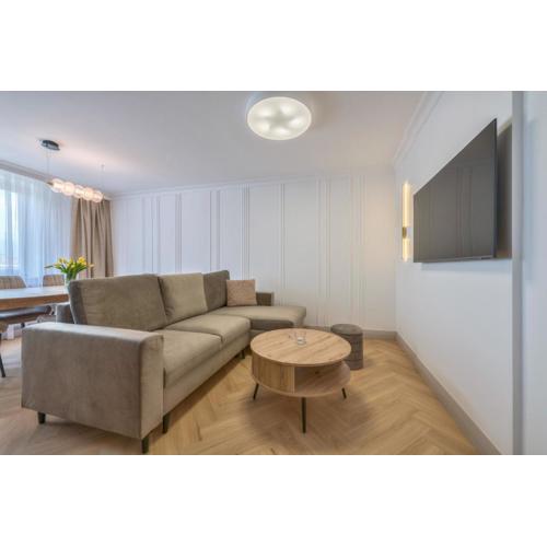 DR Apartments - Aurora