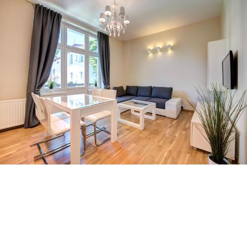 DR Apartments - Frank