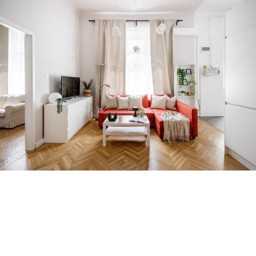 Dream Stay in Budapest-Steps to Buda Eye & Fashion Street