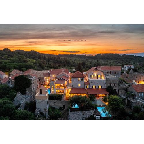 Dvor Pitve Villas