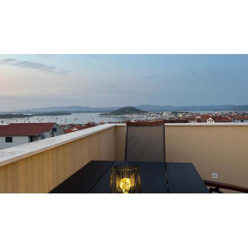 Dvosobni apartman s pogledom na more