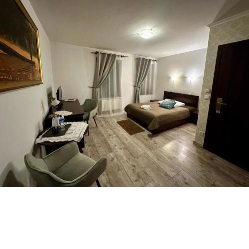 Dworek Złoty Róg Hotel i Restauracja