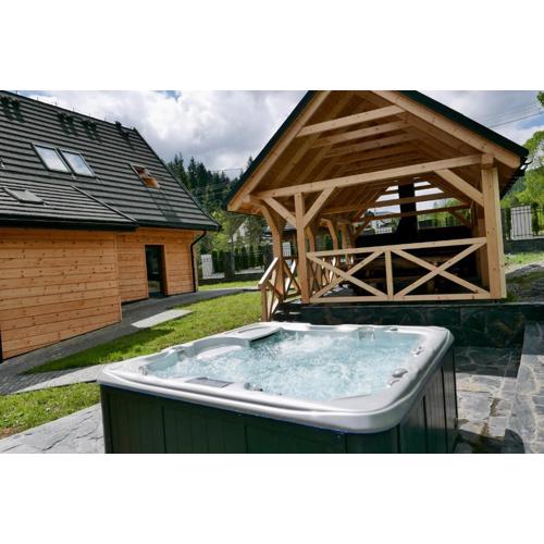 Dzika Dziura z jacuzzi