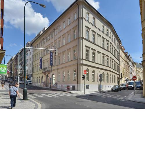 EA Hotel New Town