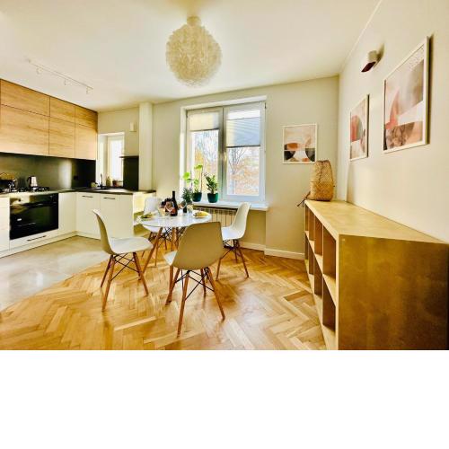 Eastside Warsaw Apartment