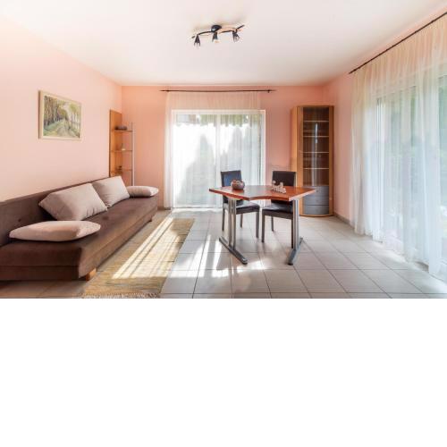 Easy Apartmanház
