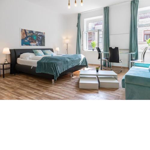 EasyStay 2BR Apt. connect with the whole City