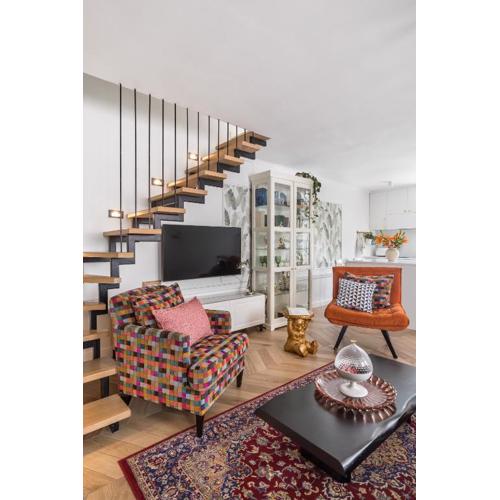 Eclectic duplex with Sundeck terrace