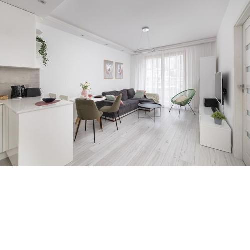 ECRU 1-Bedroom Apartment with Parking and Balcony
