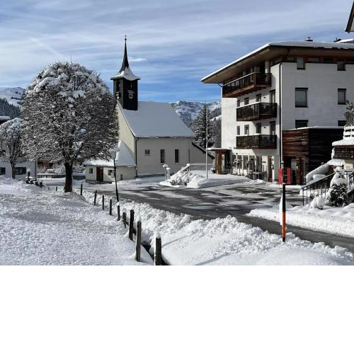 Edelweiss top 7