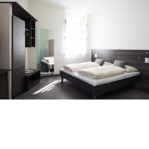 eee Hotel Traun