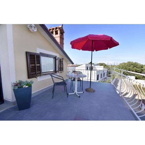 Einfache Wohnung Silva mit Terrasse
