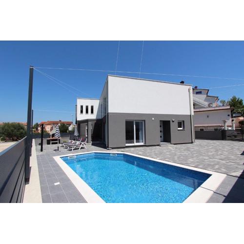 Einzigartige Villa direkt in Rovinj mit Privatpool, Grillbereich, Privatparkplatz, WiFi