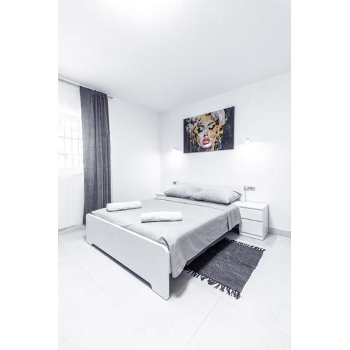 Elegance Split Rooms