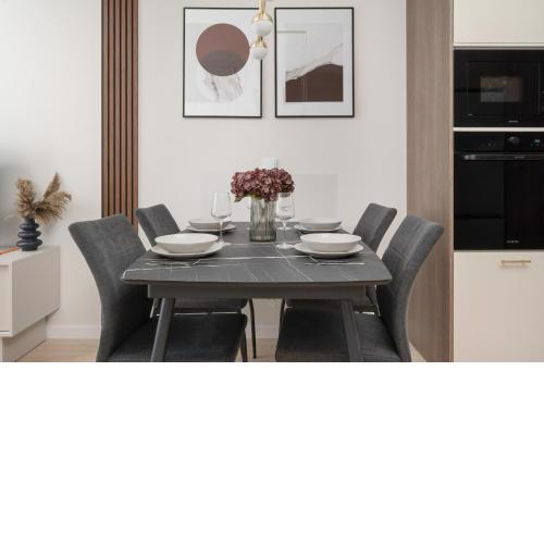 Elegancki Apartament Blisko Rzeki z Garażem na 2 Auta Wrocław by Noclegi Renters