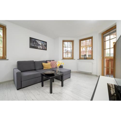Elegancki Apartament Sun Seasons 24 w Szklarskiej Porębie z Parkingiem by Noclegi Renters