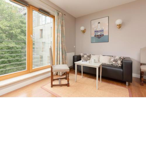 Elegancki Apartament w Centrum Gdyni z Parkingiem by Noclegi Renters