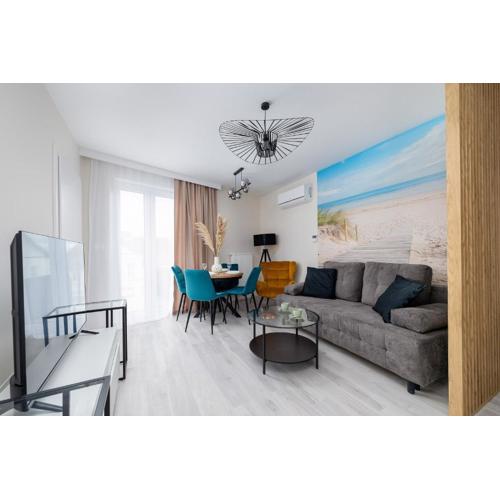 Eleganckie Apartamenty Blisko Plaży w Niechorzu z Klimatyzacją w Salonie i Parkingiem by Noclegi Renters