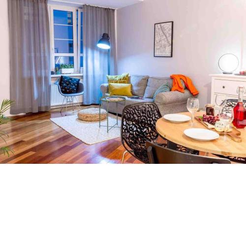 Elegant and cozy in the amazing part of downtown