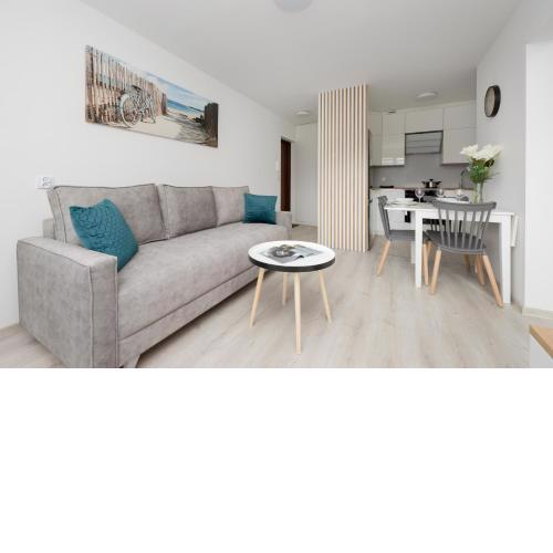 Elegant Apartment in the centre of Gdynia by Noclegi Renters