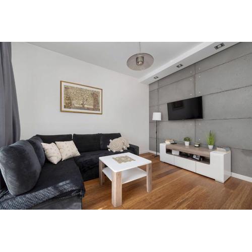 Elegant Apartment Ślężna in Wrocław with Parking by Noclegi Renters