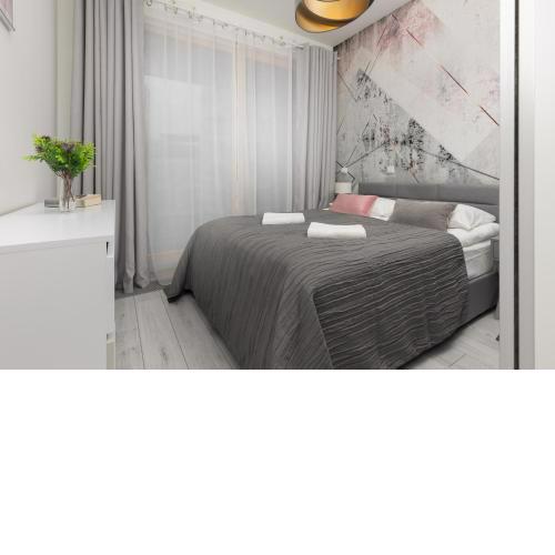 Elegant Apartment with Balcony & Bathtub Warsaw Wola by Noclegi Renters