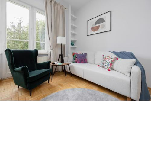 Elegant Filtry Apartment with Parking in Warsaw by Noclegi Renters