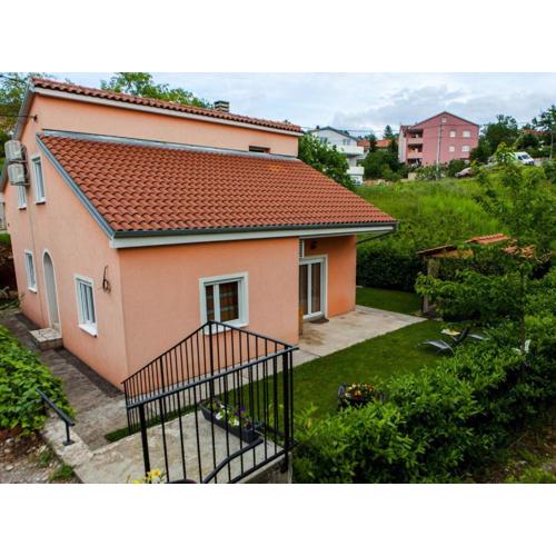 Elegant Holiday Home with Private Gym and Roof Terrace