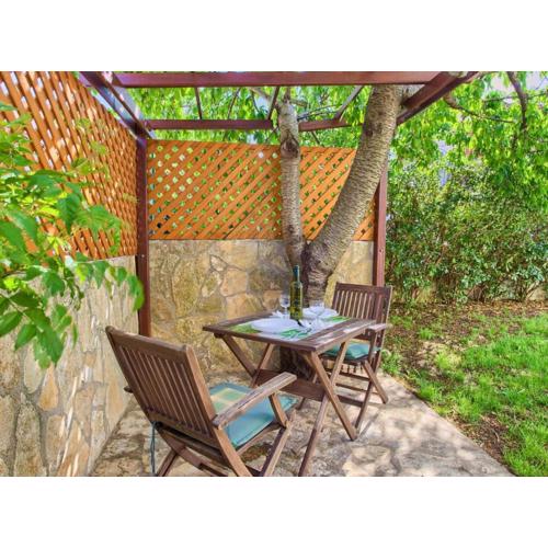 Elegant Krk Hideaway Apartment with Terrace