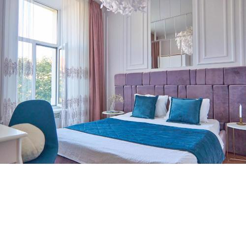 Elegant Lux Apartment in central square