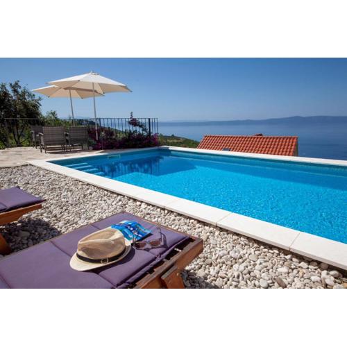 Elegant villa in Podgora with private pool and sea view