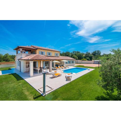 Elegant villa in village Pavićini, Istria