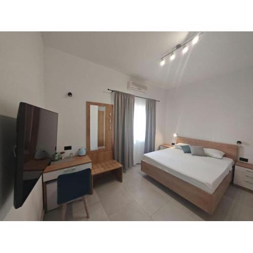 Elena rooms