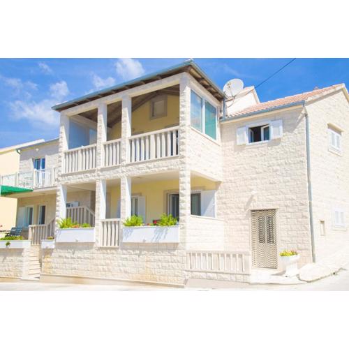 Eni apartments BOL