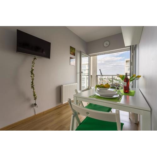 EOS Apartment